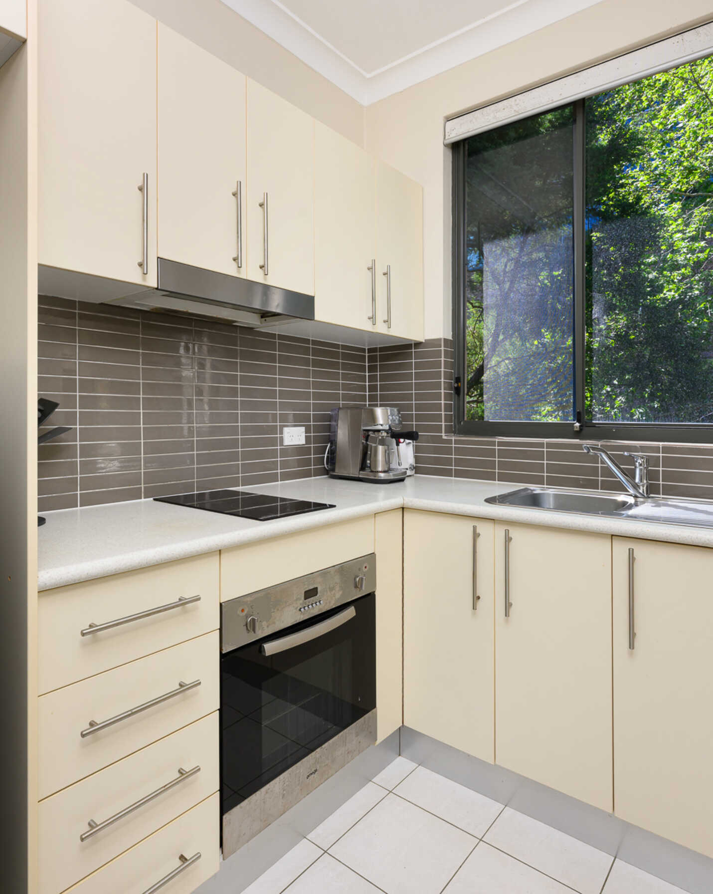 13/2-4 Berry Street North Sydney, Sydney - Thumbnail 2