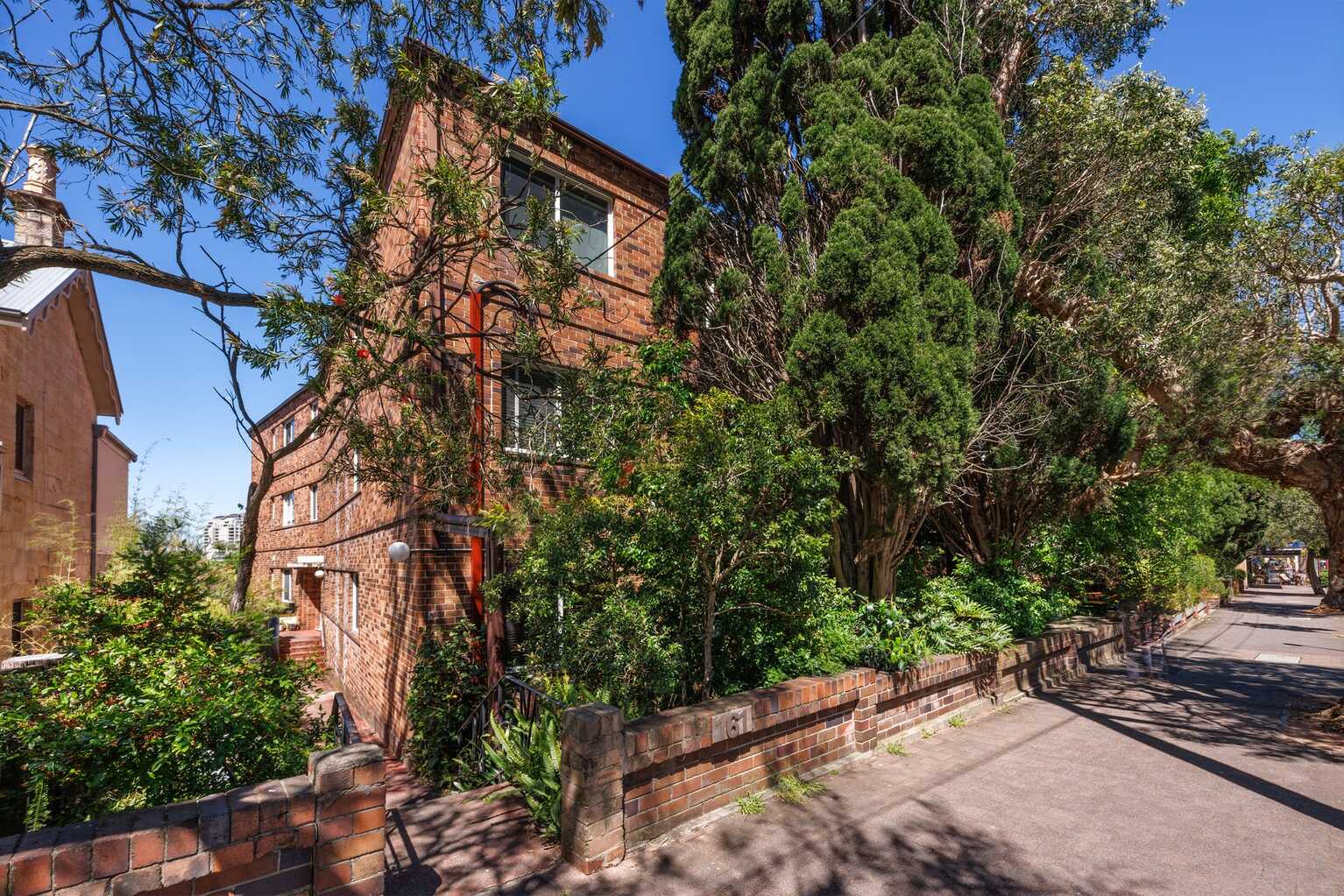 2/161 Blues Point Road McMahons Point