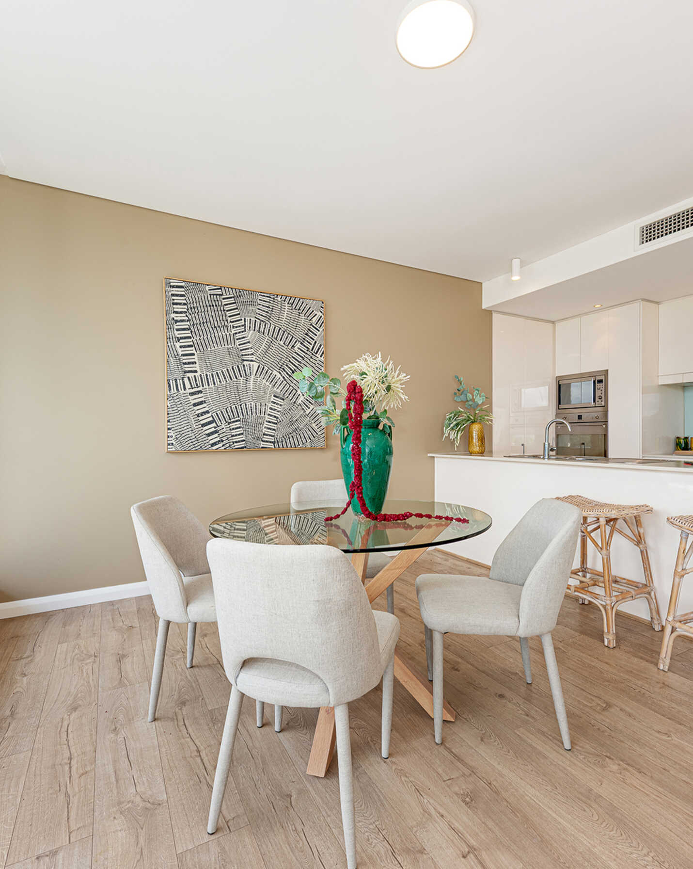 605/4 Duntroon Avenue St Leonards, Leonards - Thumbnail 3
