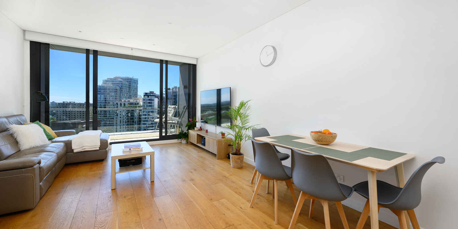 1601/225 Pacific Highway North Sydney