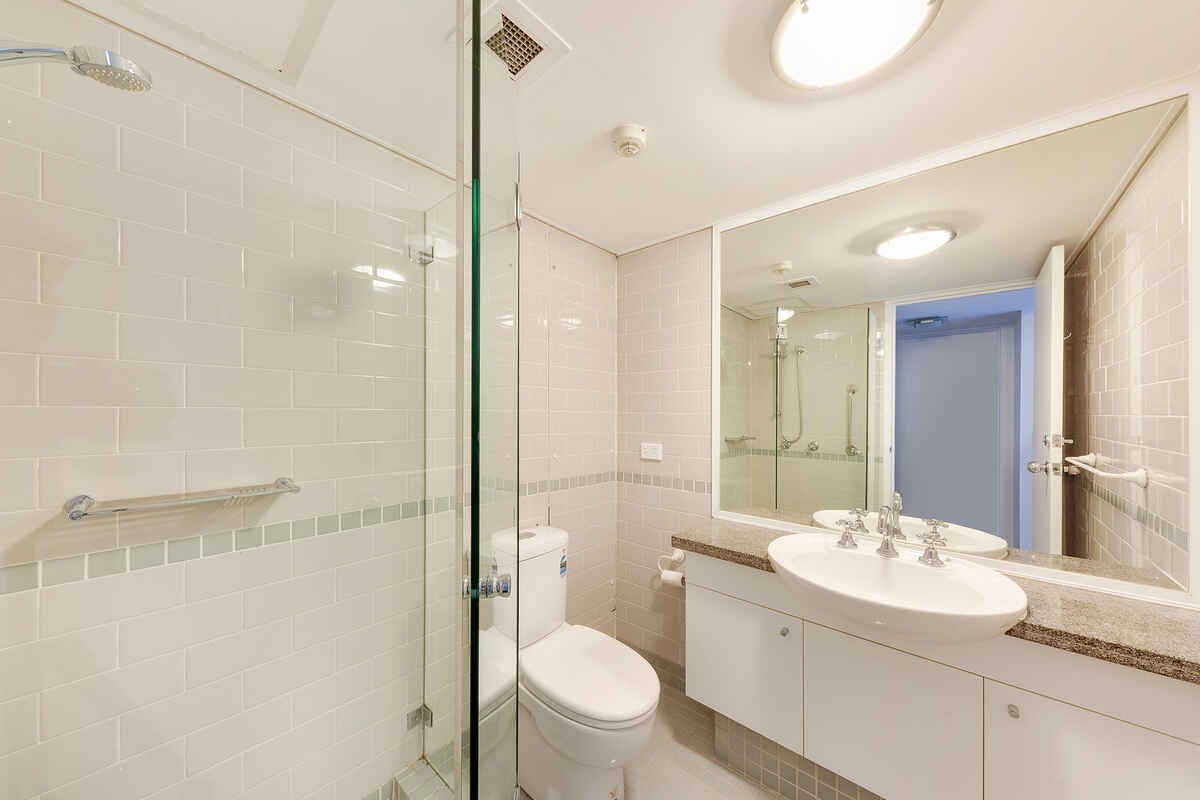 902/37-39 McLaren Street North Sydney