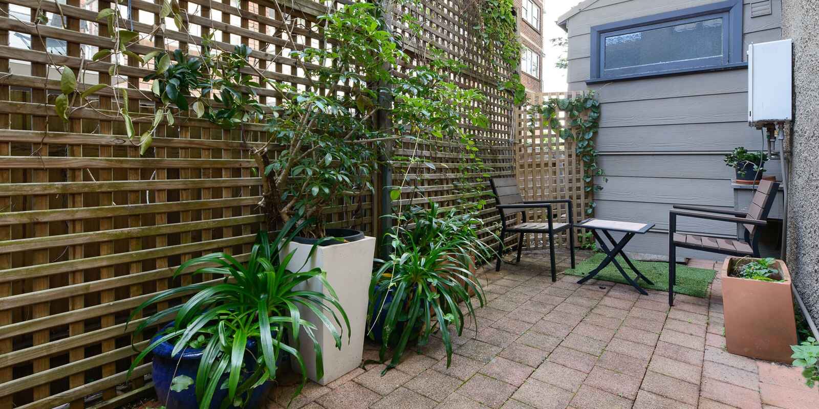 4/15 East Crescent Street McMahons Point