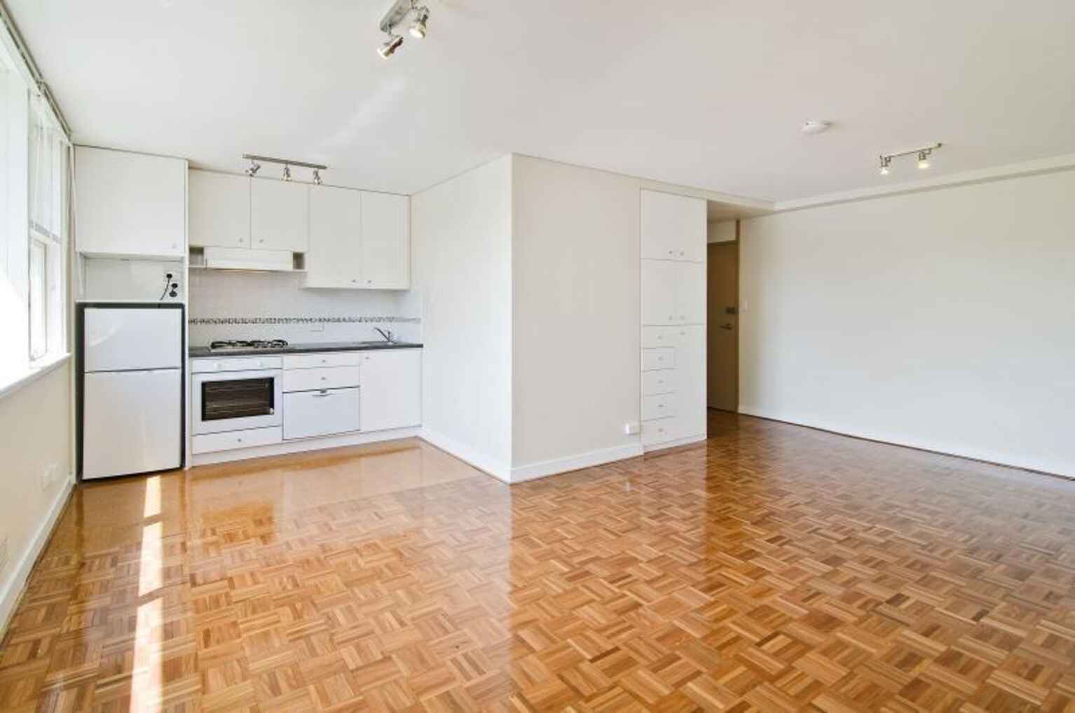 210/22 Doris Street North Sydney