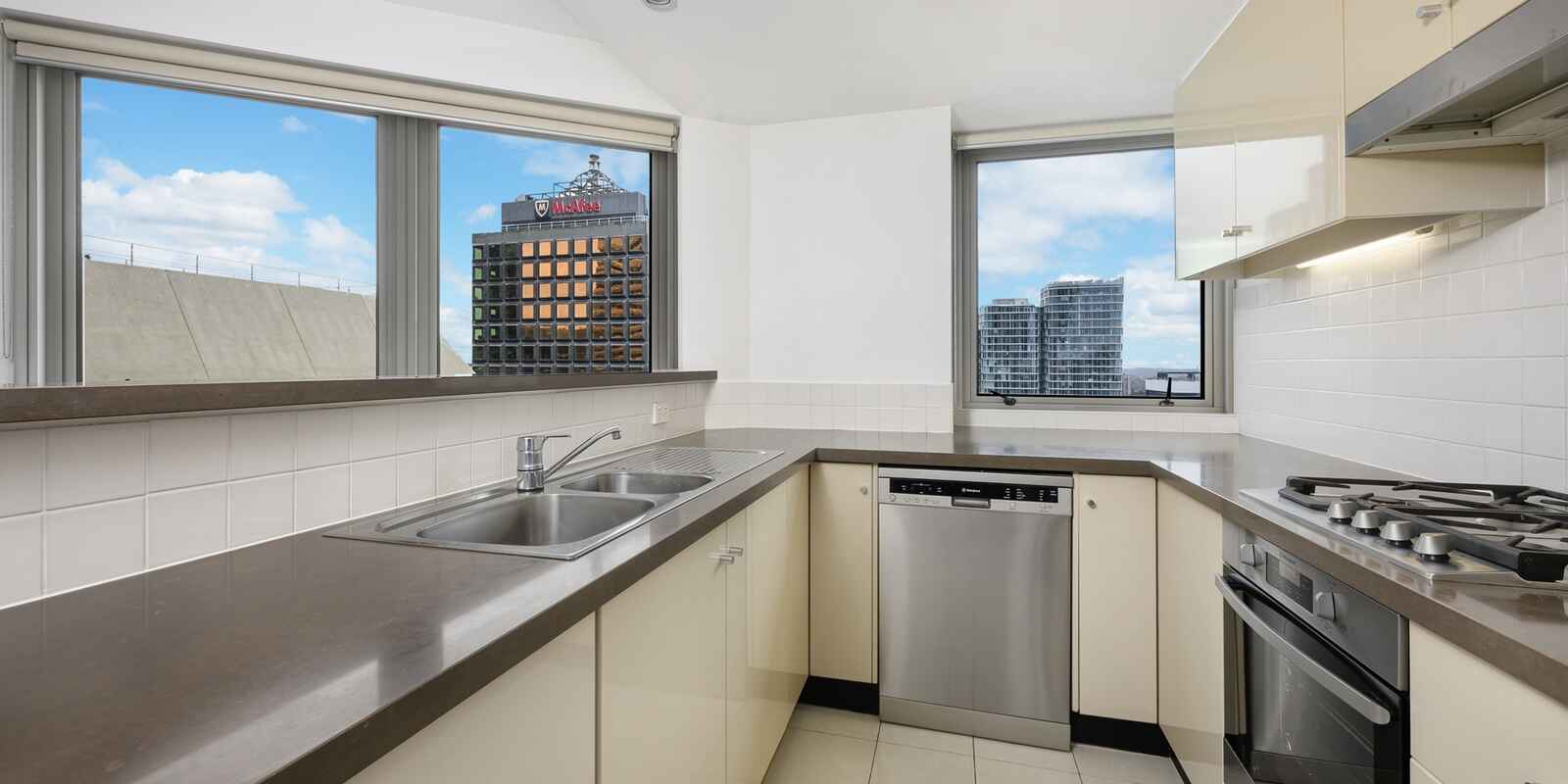 2205/79-81 Berry Street North Sydney