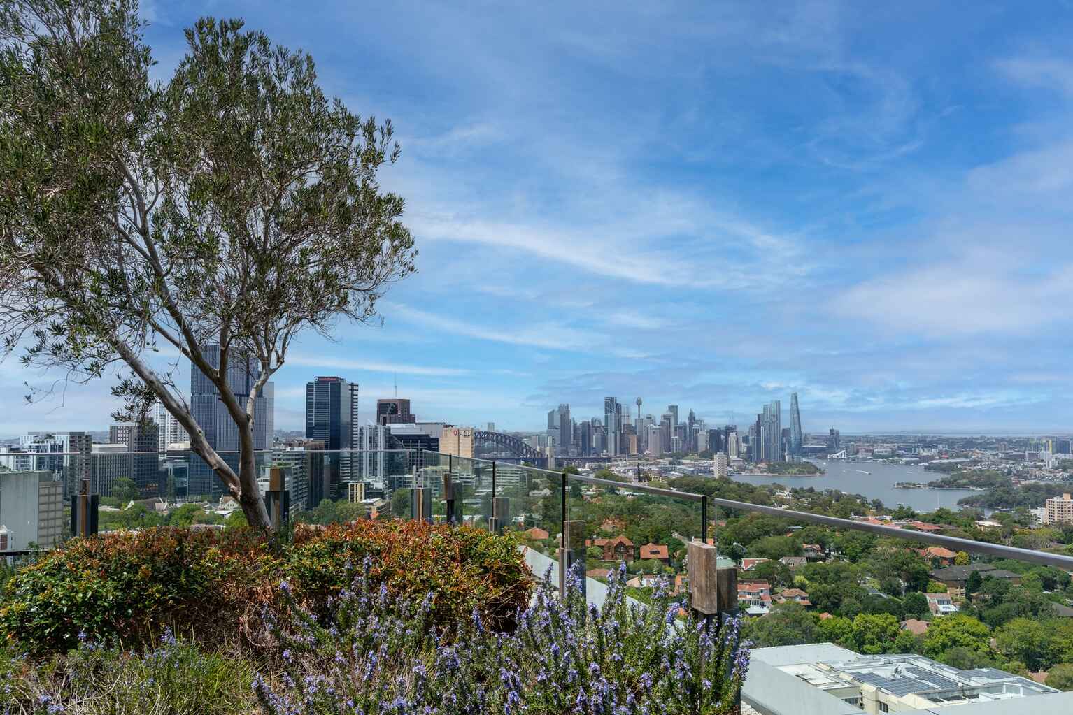 R208/220 Pacific Highway Crows Nest