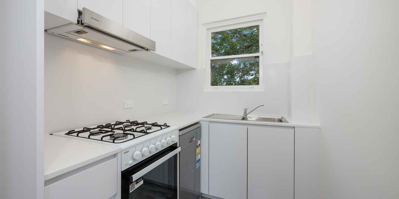 8/16 Mckye Street Waverton