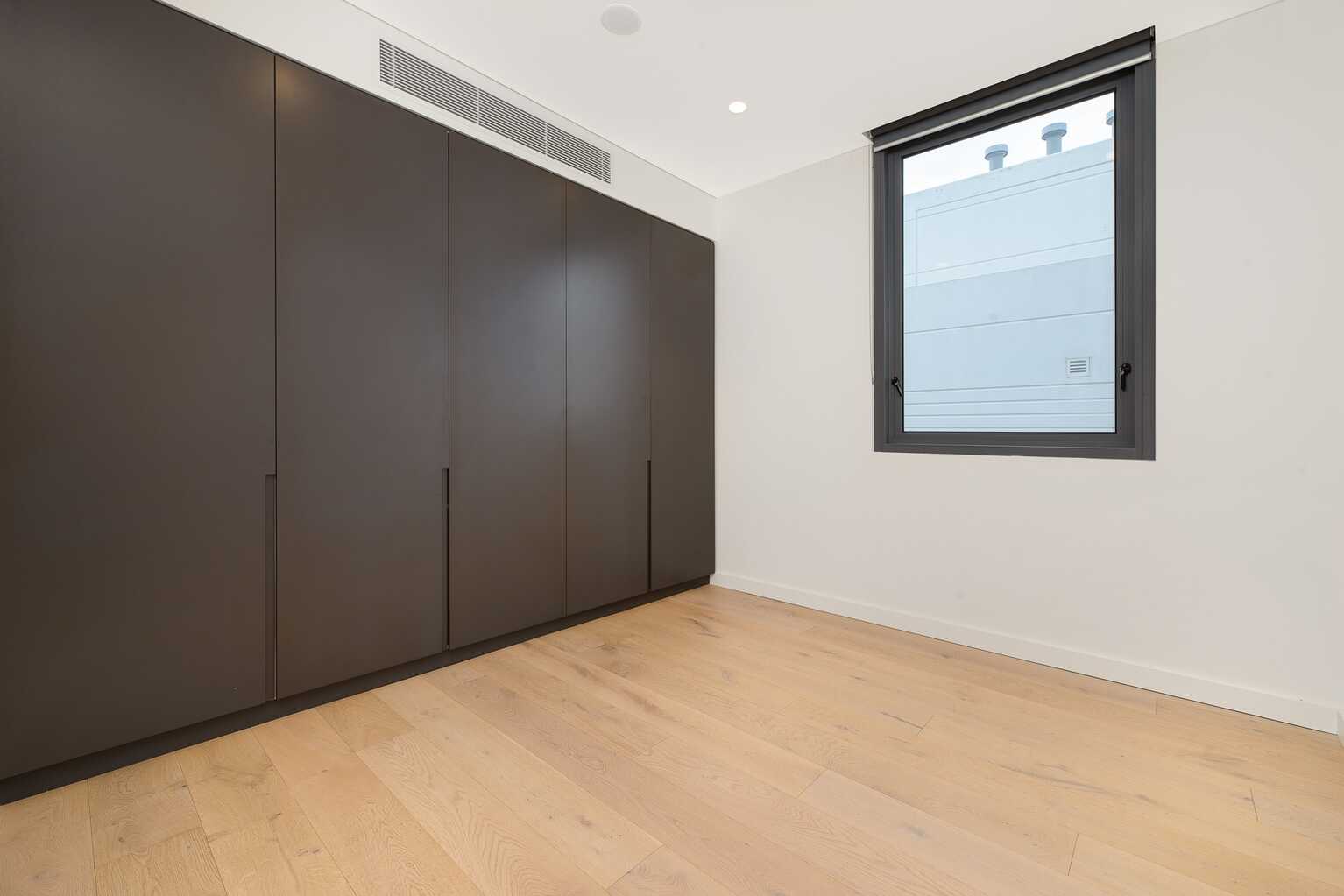 1910/221 Miller Street North Sydney