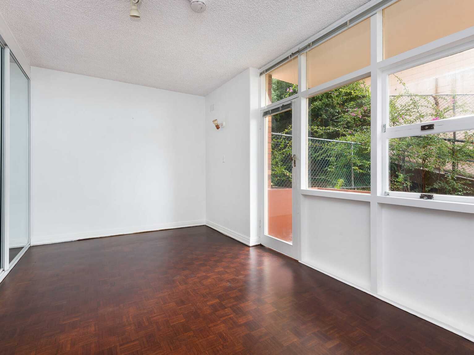 2/59 Whaling Road North Sydney