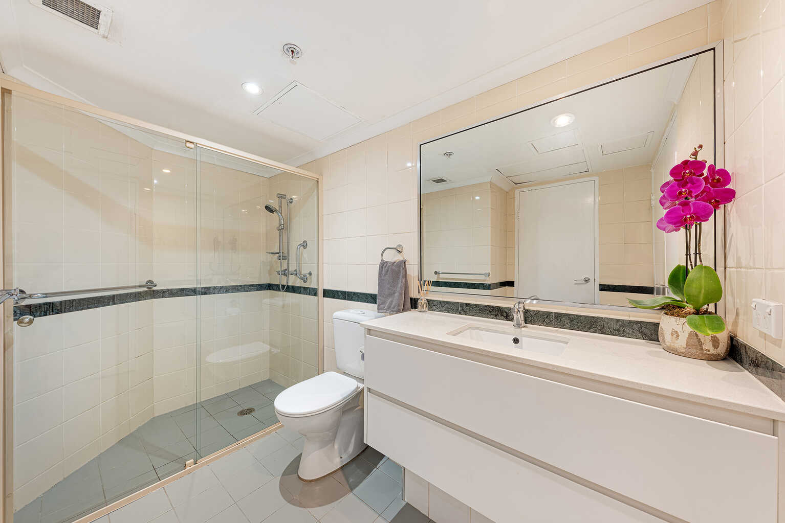 4/237 Miller Street North Sydney 4/237 Miller Street North Sydney