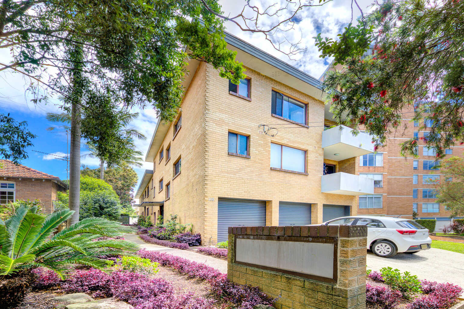 8/218 Ben Boyd Road Cremorne