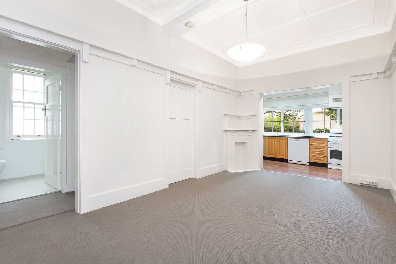 2/16 Whaling Road North Sydney
