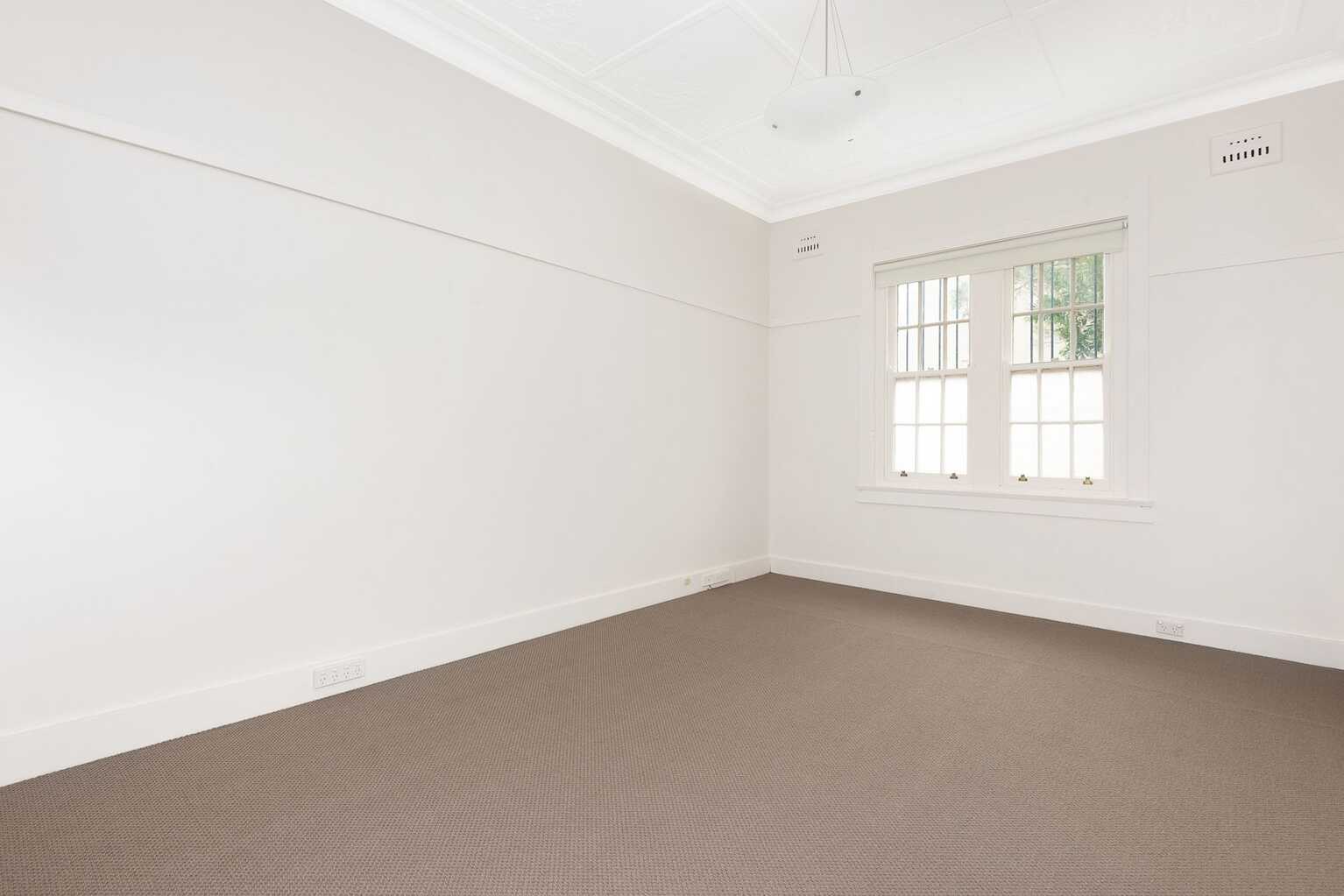 2/16 Whaling Road North Sydney