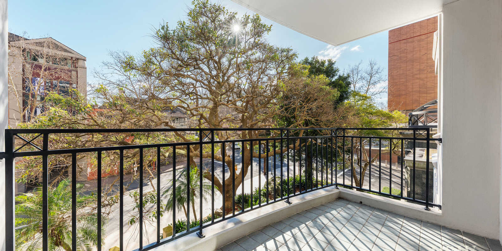 32/237 Miller Street North Sydney