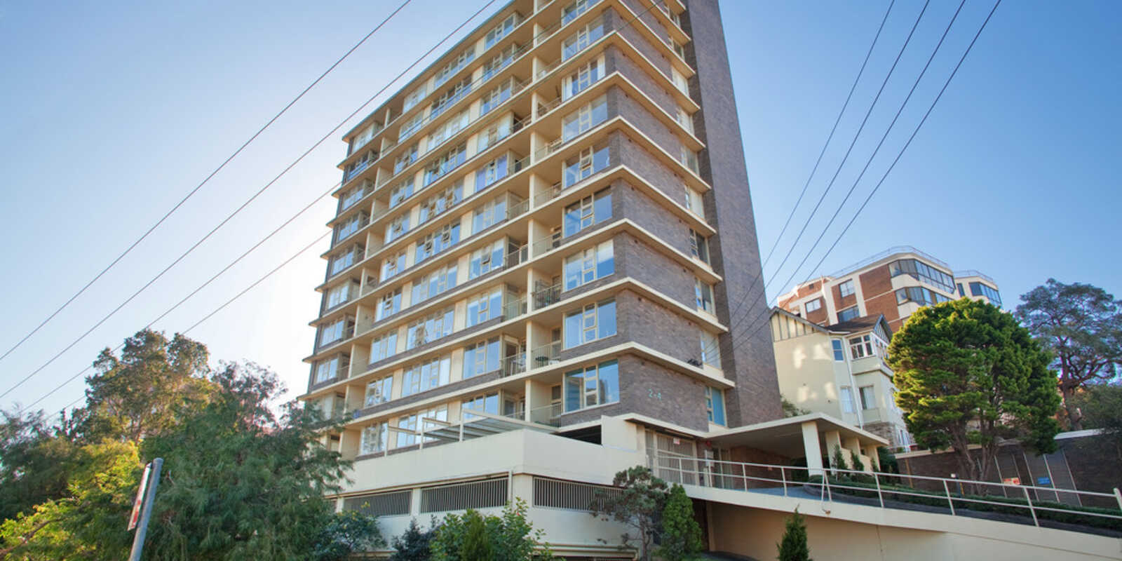 23/2 East Crescent Street McMahons Point