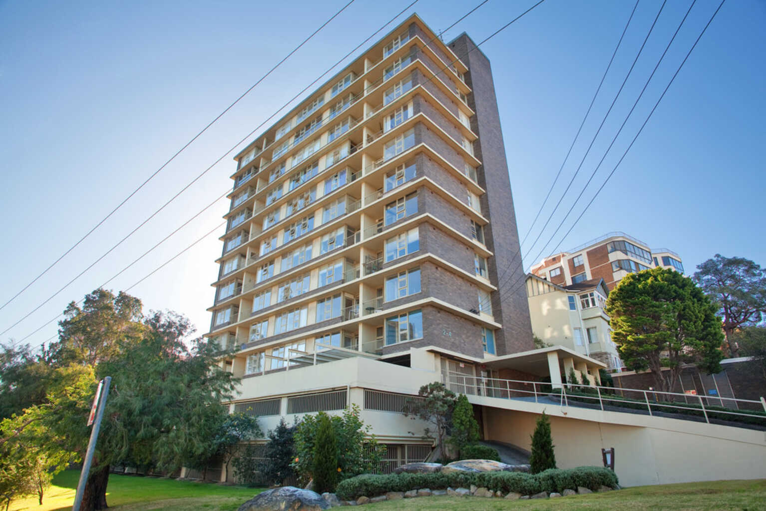 23/2 East Crescent Street McMahons Point