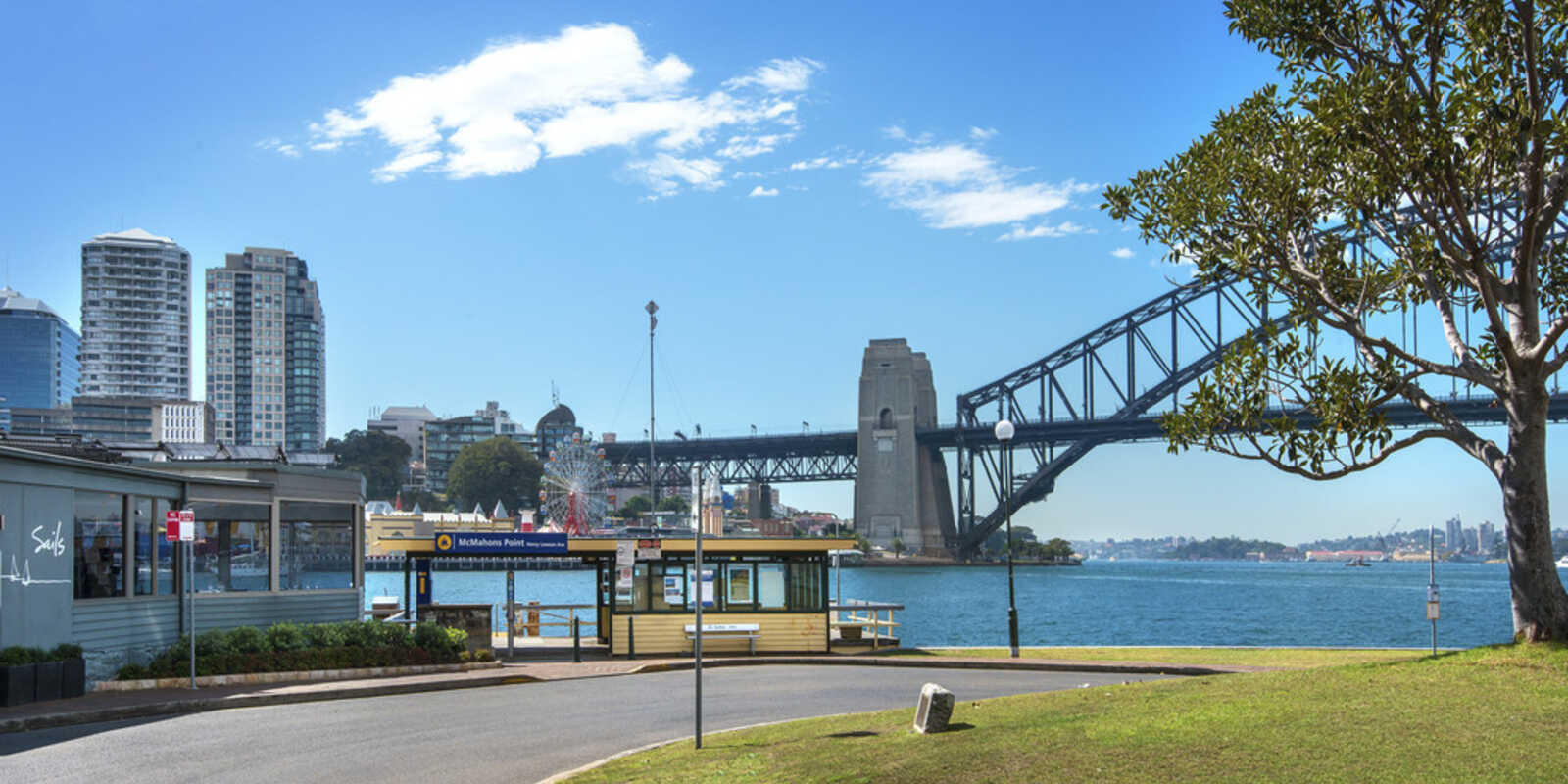 23/2 East Crescent Street McMahons Point