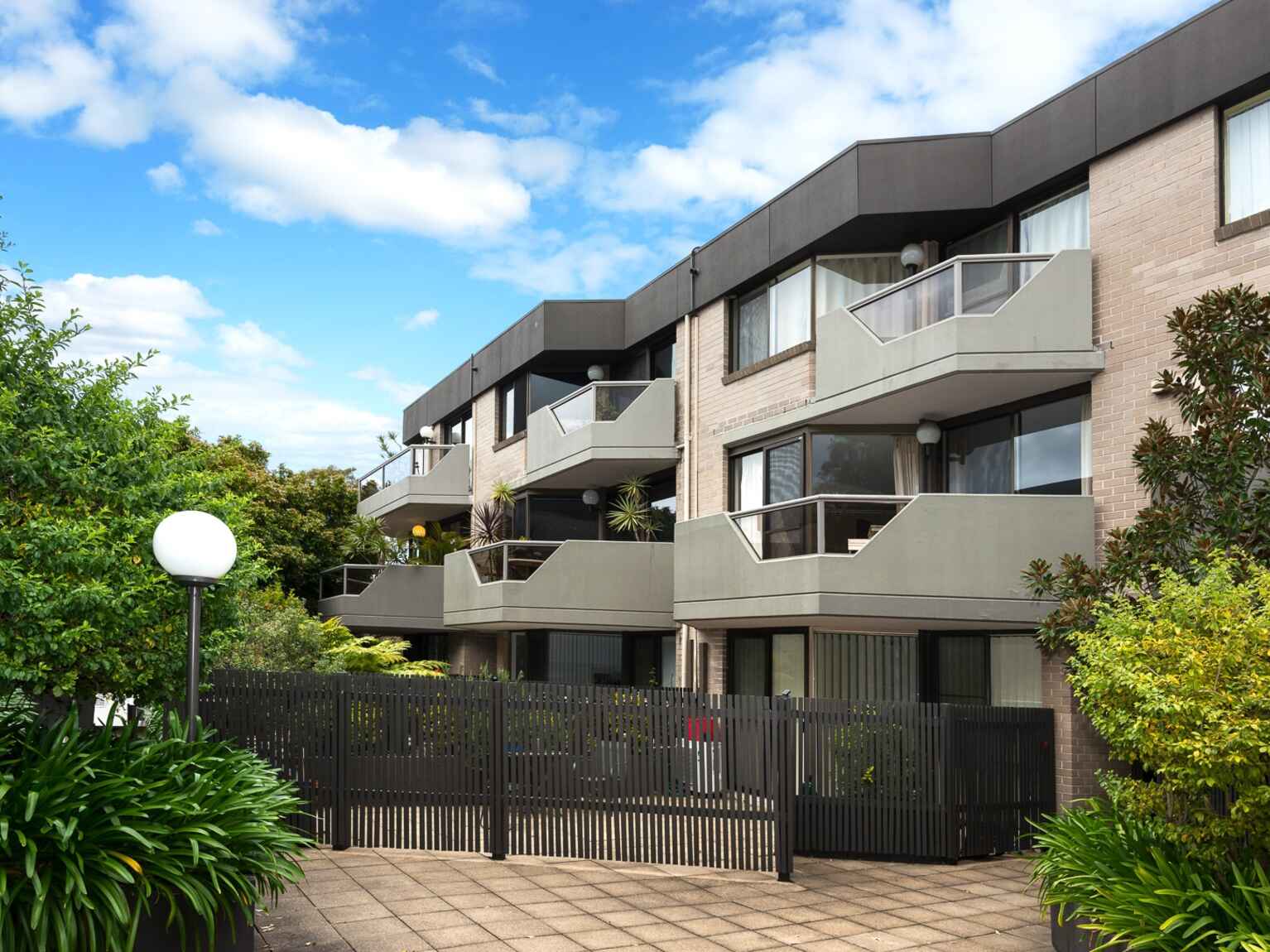 Apartment For Sale 22/600 Military Rd (Corner Cowles Rd) Mosman