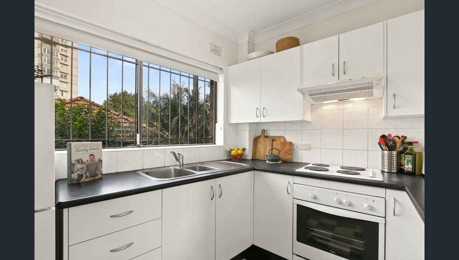2/218 Ben Boyd Road  Cremorne