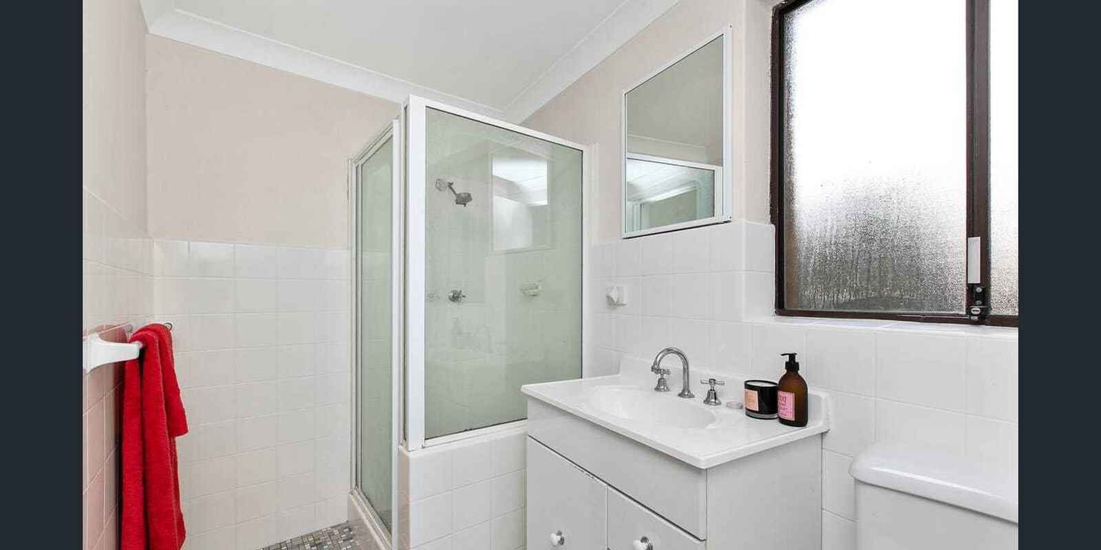 2/218 Ben Boyd Road  Cremorne