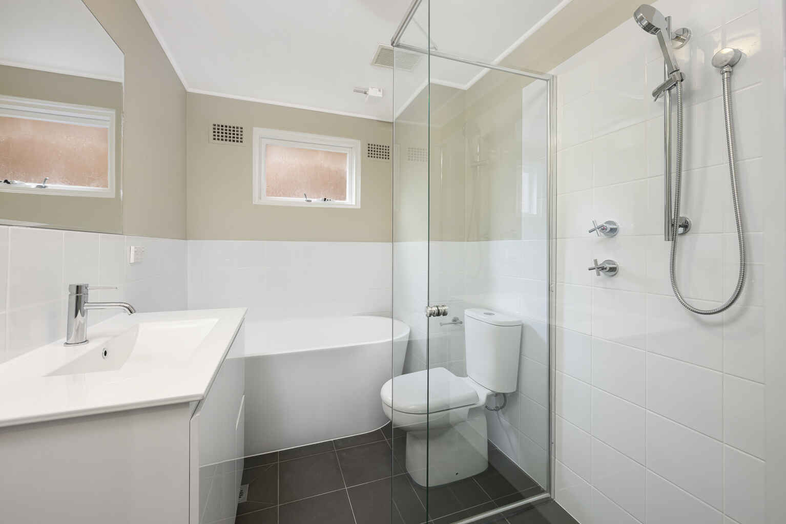 8/18 Woolcott Street Waverton