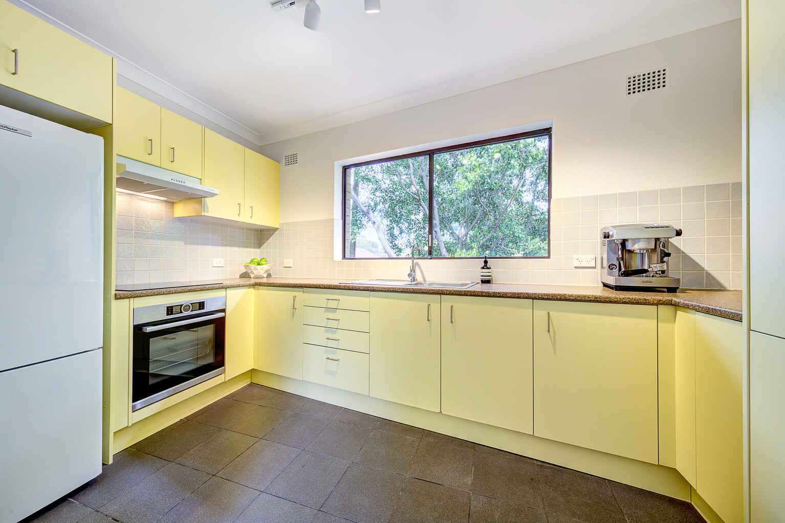 8/218 Ben Boyd Road Cremorne