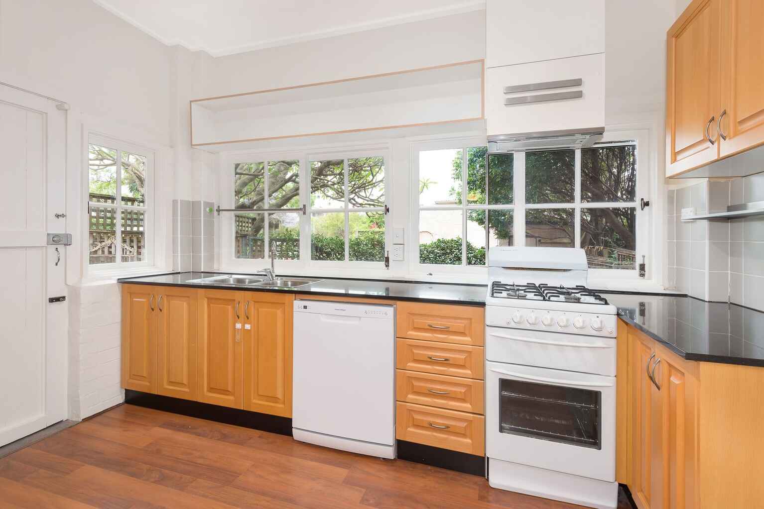 2/16 Whaling Road North Sydney
