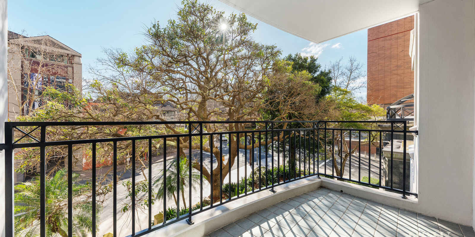 32/237 Miller Street North Sydney