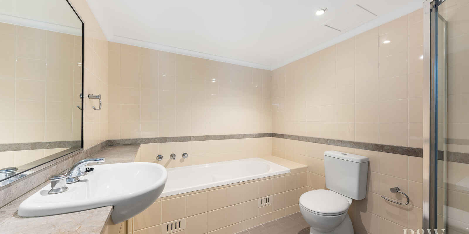 32/237 Miller Street North Sydney
