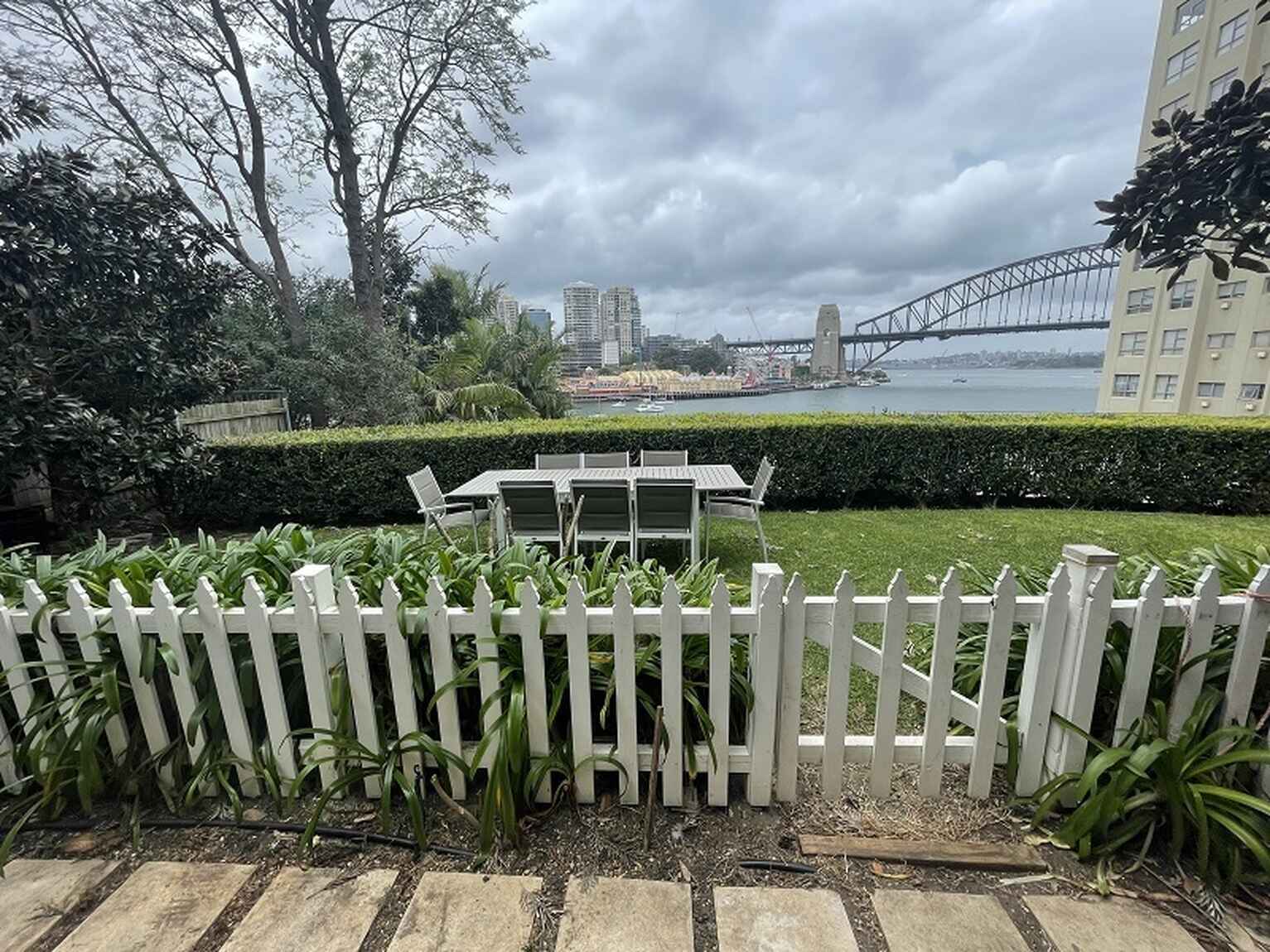 3/15 East Crescent Street McMahons Point
