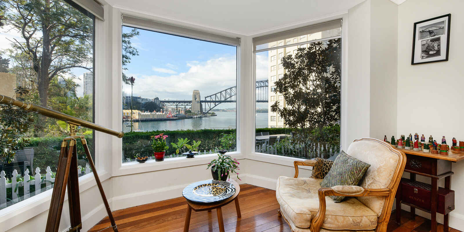 3/15 East Crescent Street McMahons Point