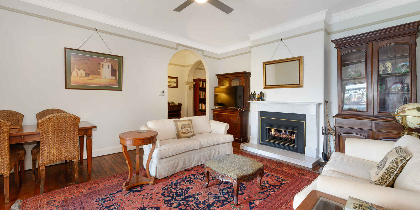 3/15 East Crescent Street McMahons Point