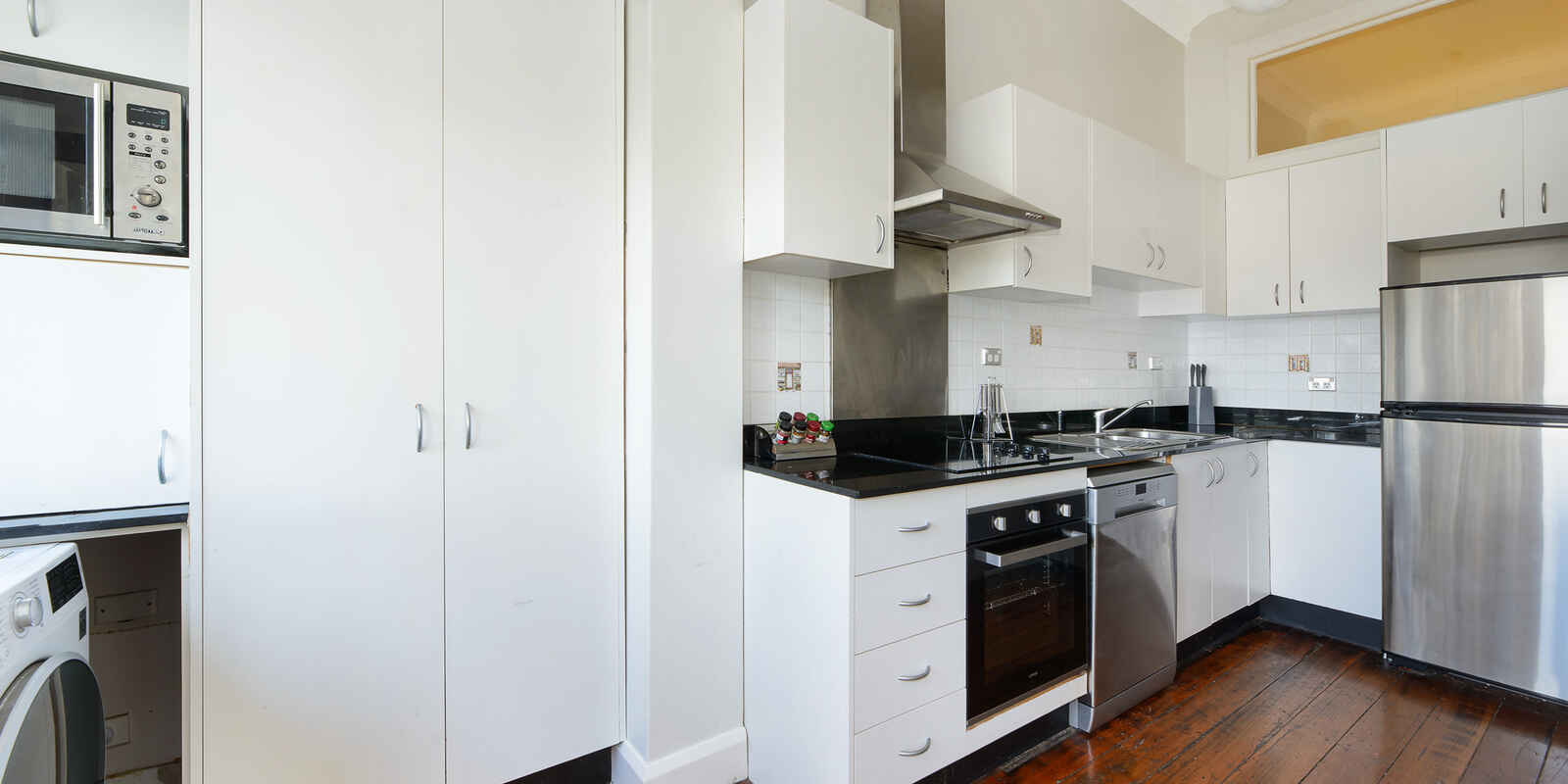 3/15 East Crescent Street McMahons Point