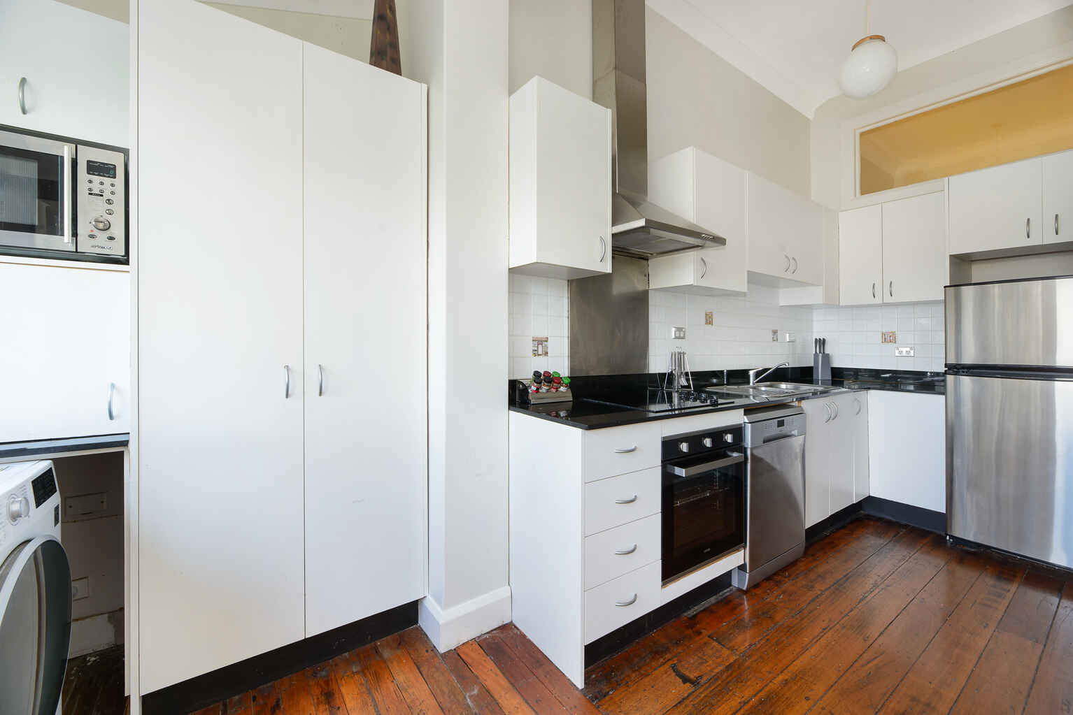 3/15 East Crescent Street McMahons Point