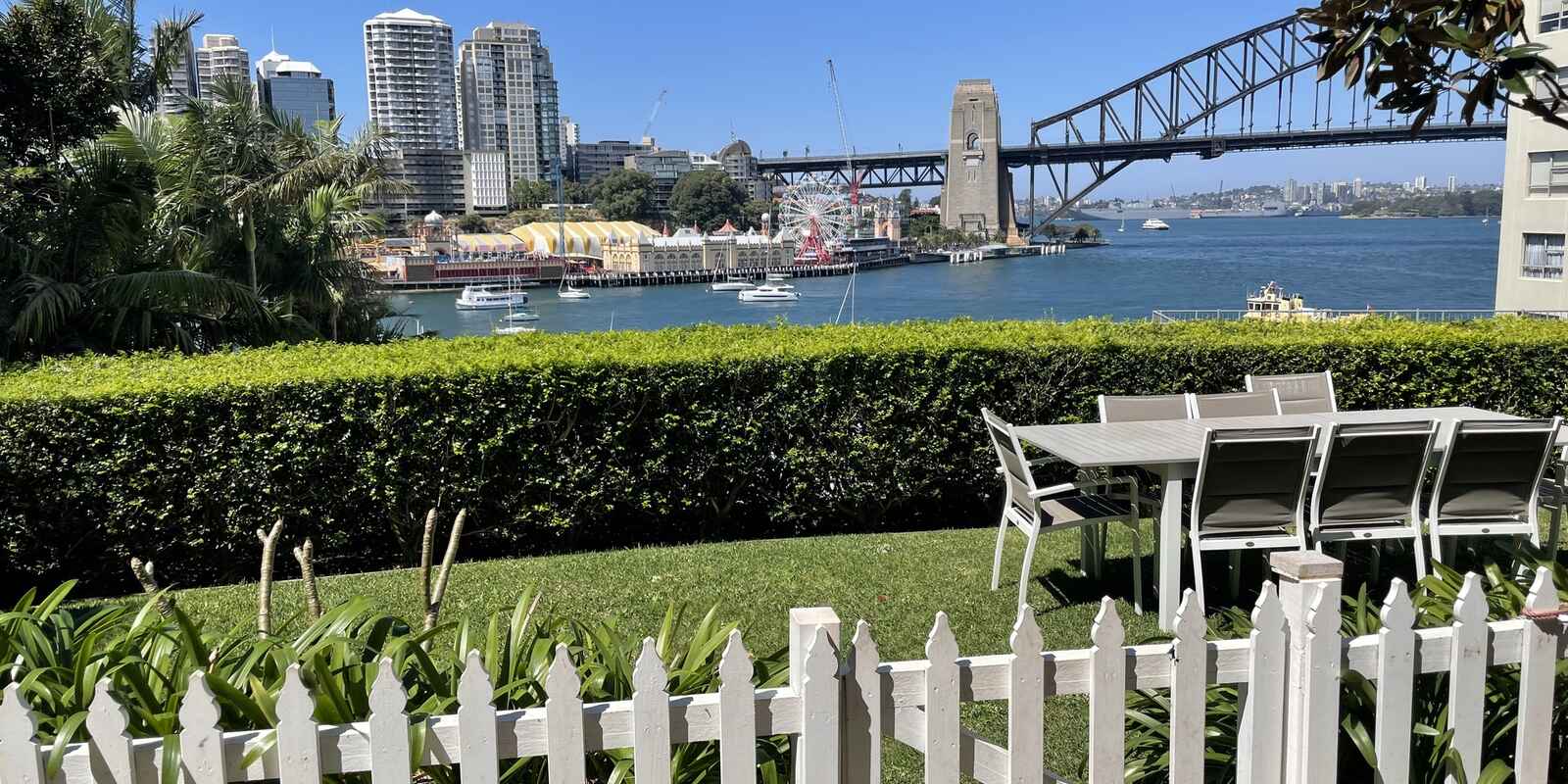 3/15 East Crescent Street McMahons Point