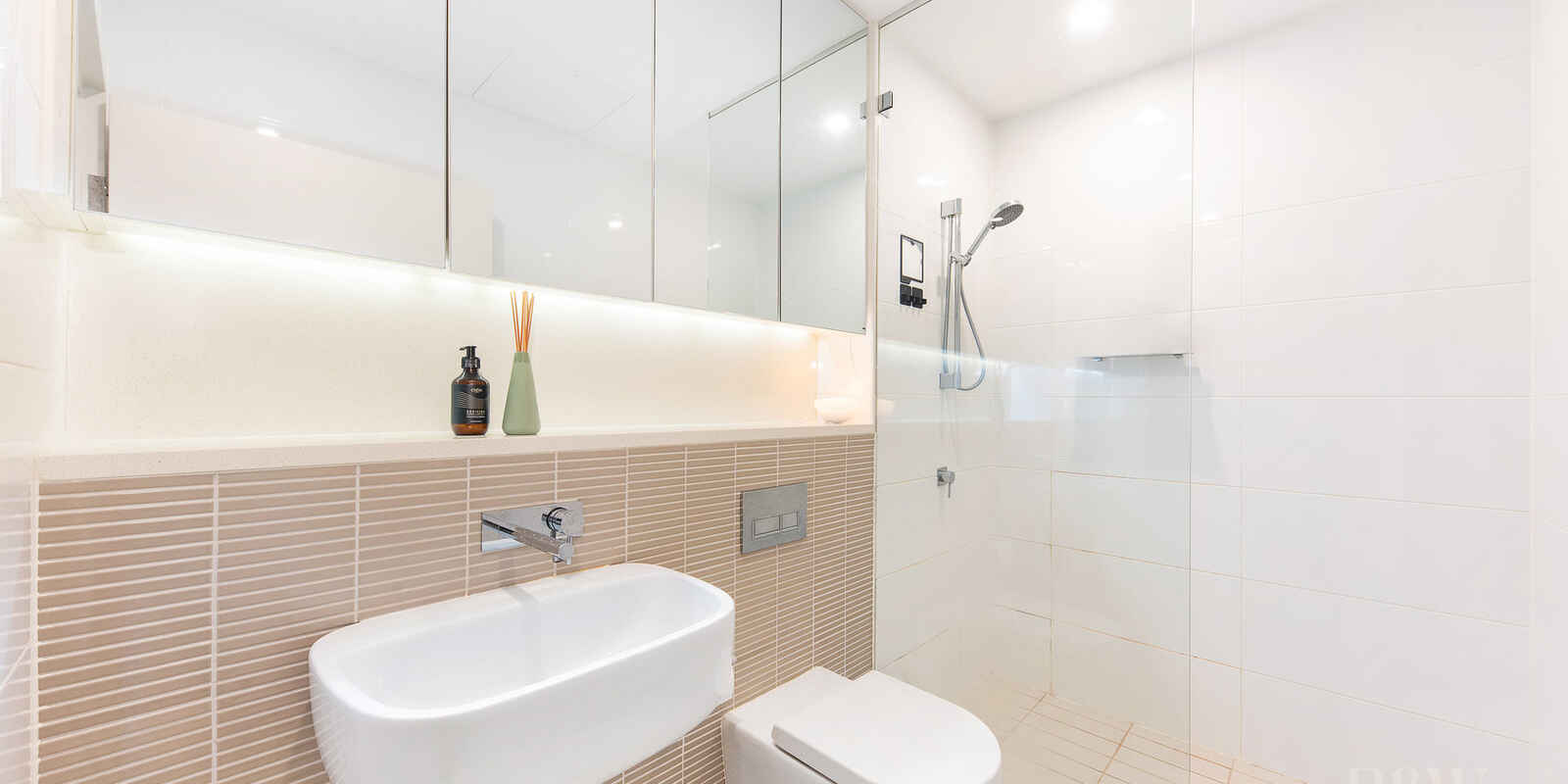 204/245 Pacific Highway North Sydney