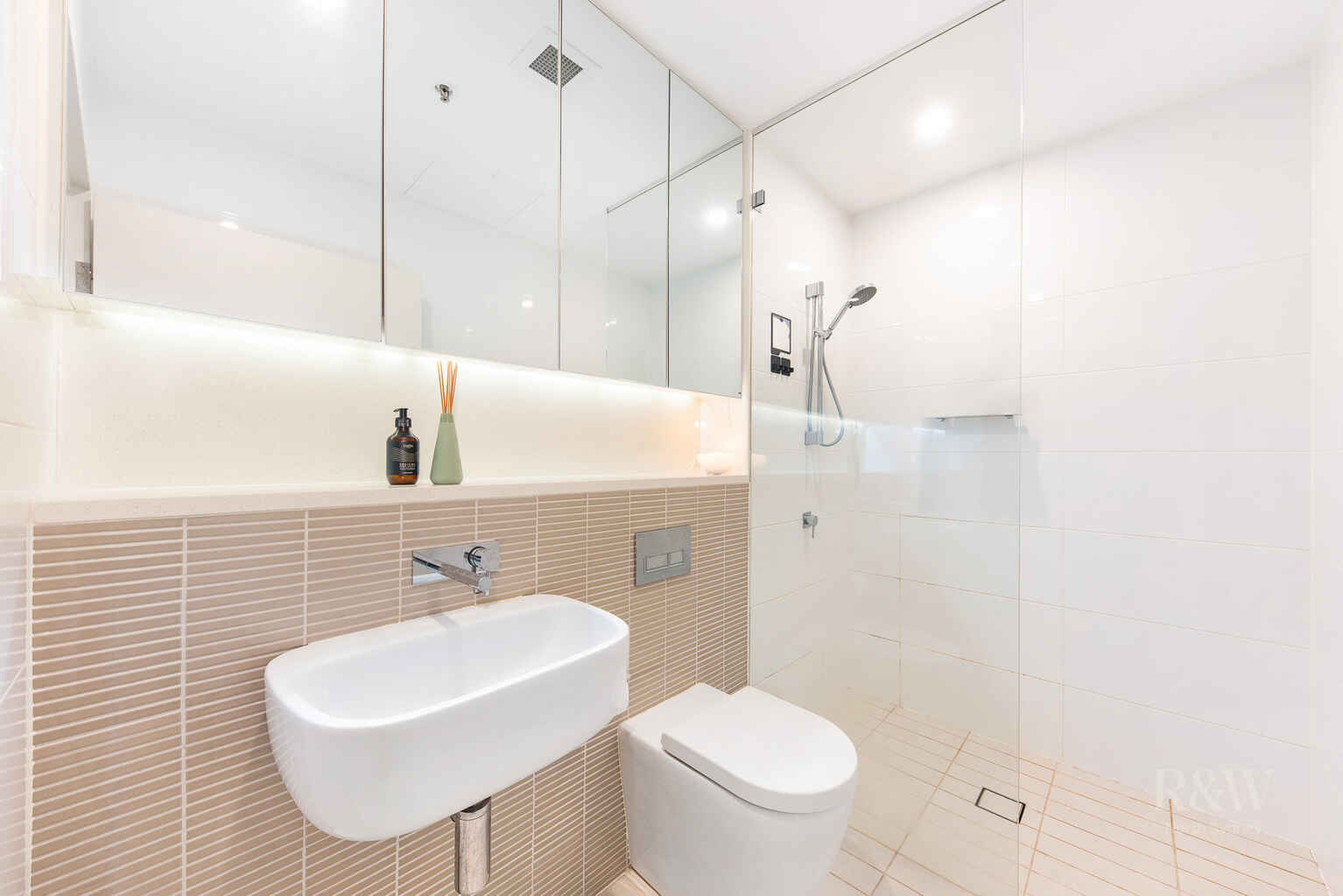 204/245 Pacific Highway North Sydney